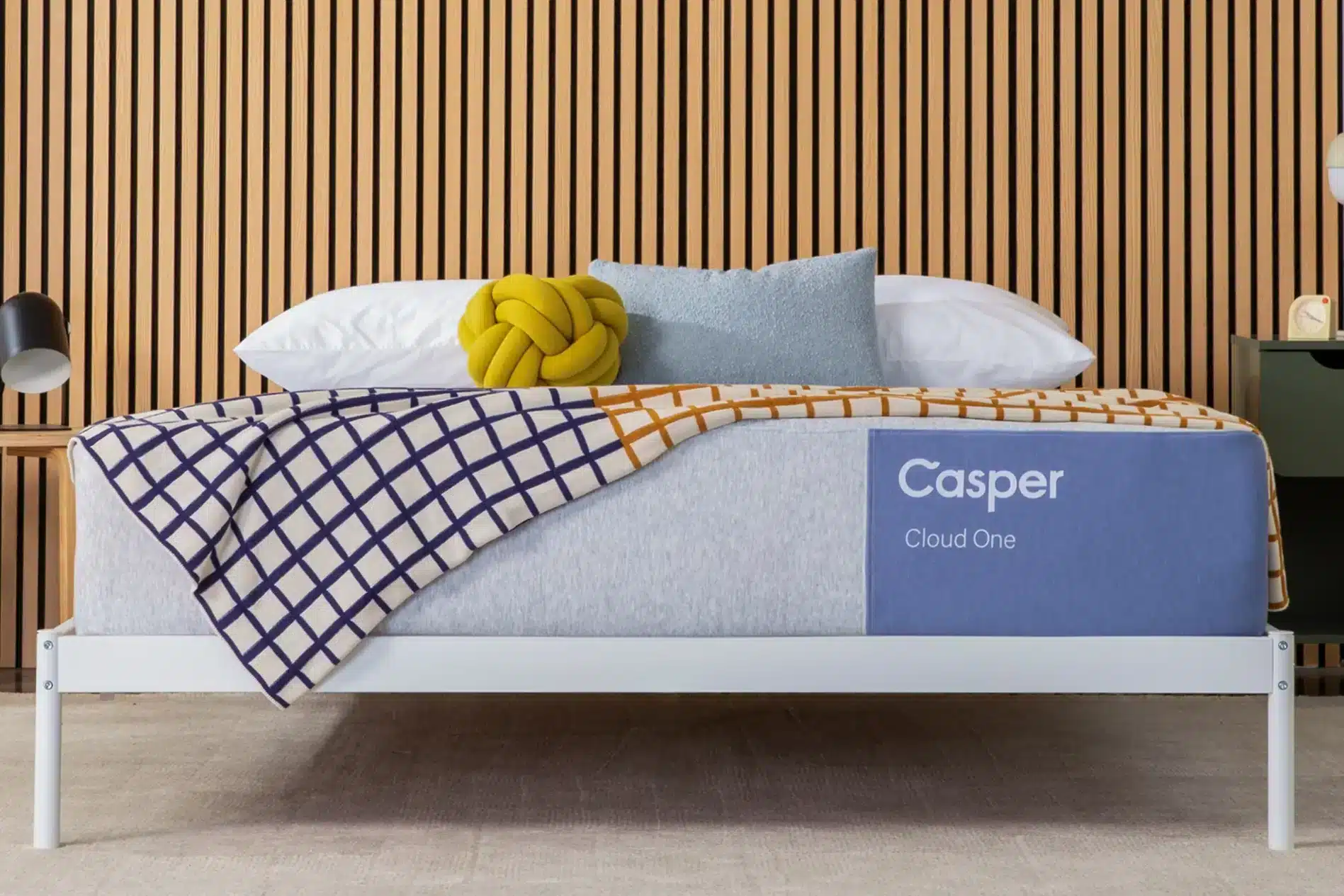 Casper close up showing knit cover and foam stack
