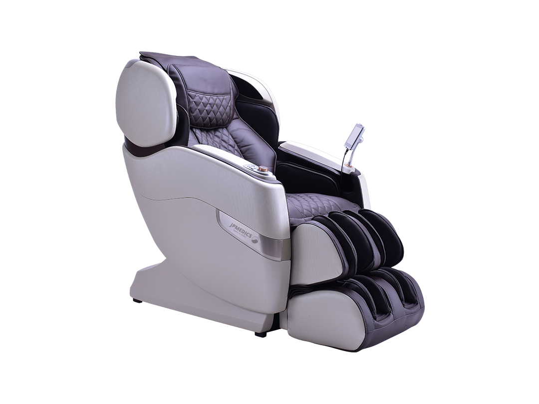 JPMedics Kumo massage chair in brown