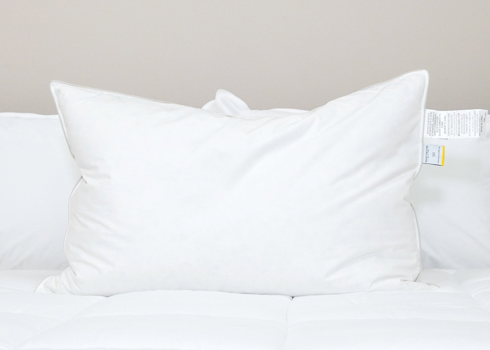 Down Dreams Classic Firm pillow with higher loft for side sleepers